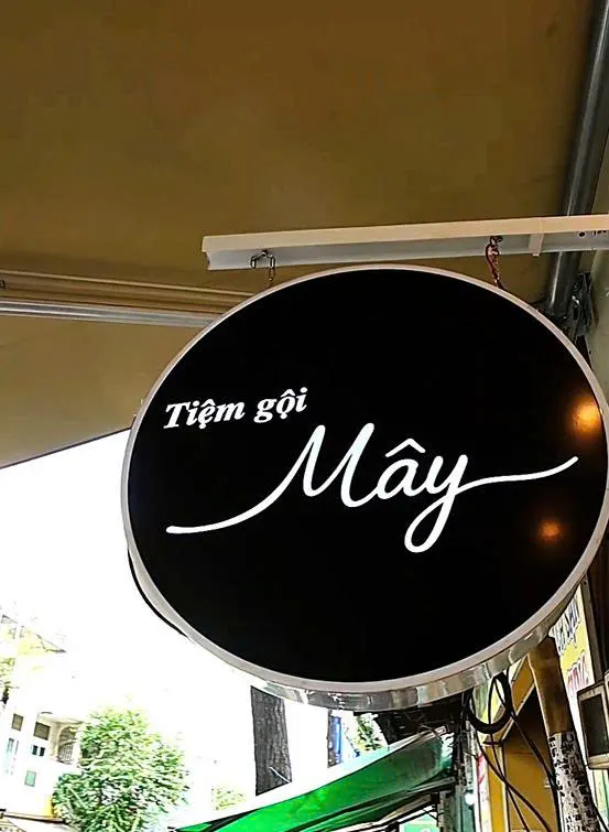 Ảnh thương hiệu chụp tại địa điểm khách hàng